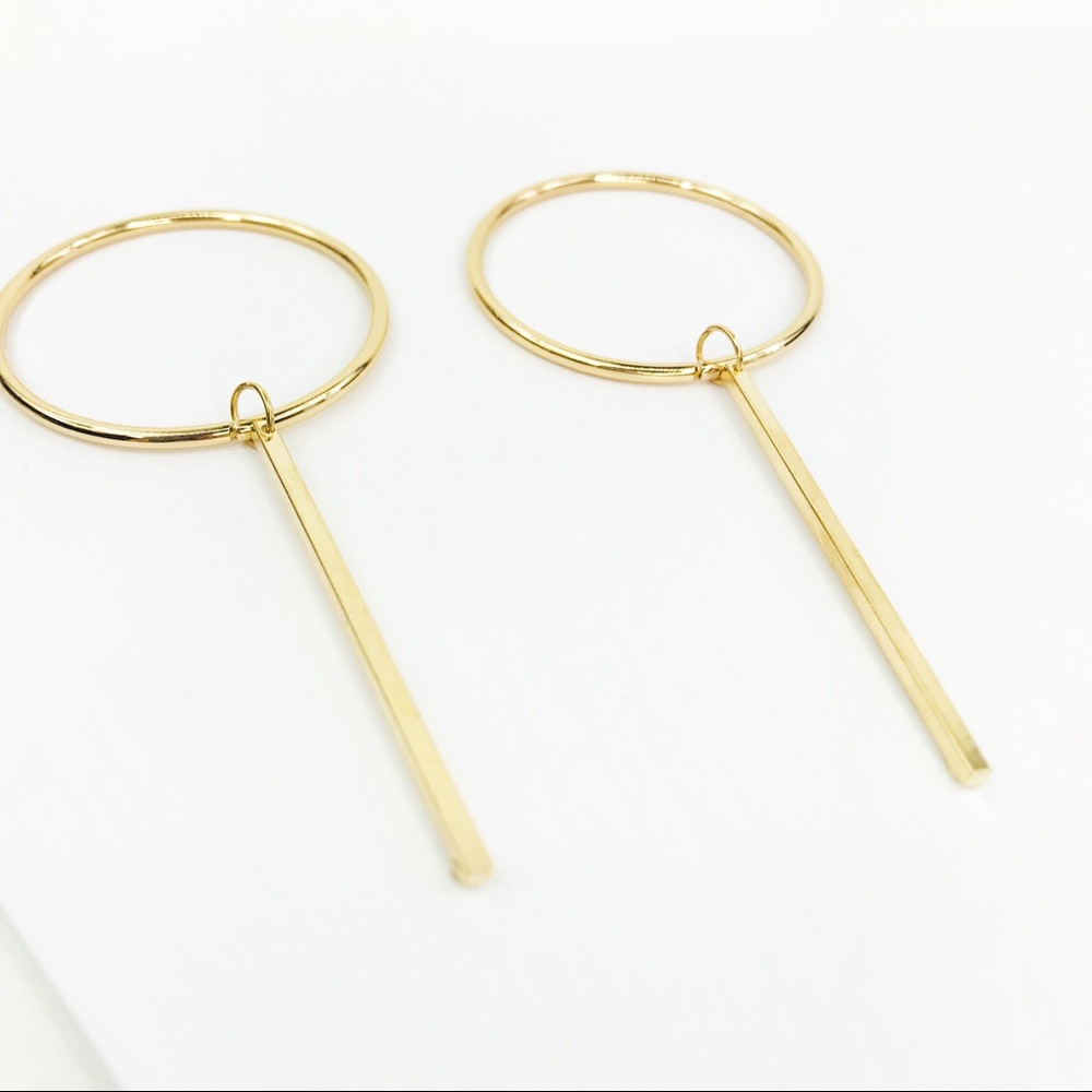 Gold "O" Drop Earring - Picture 5 of 5